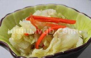 泡菜亚硝酸盐,泡菜里面的亚硝酸盐是怎么产生的?