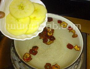 苹果山楂水的功效,苹果和山楂一起煮水喝有哪些营养价值?你有哪些知识能够分享?