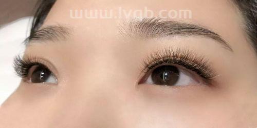 自己买好了睫毛去嫁接要收多少手工费 (嫁接睫毛多少钱)